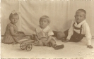 1926 - Die Zwillinge Hannelore und Georg und der große Bruder - Eine Jugend in Deutschland zwischen zwei Weltkriege, Fotografie Rupprecht, 1926