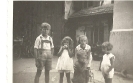 Kindern auf dem Bauernhof  - Eine Jugend in Deutschland zwischen zwei Weltkriege, 1934