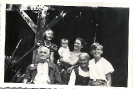Familienfoto mit Großeltern, Historische Fotografie - Eine Jugend in Deutschland, 1937