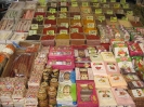 Auf den Wochenmarkt in Alanya, verschiedene Honigprodukte und Süßigkeiten, 22.06.2010